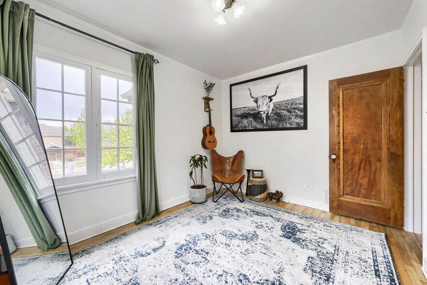 Building Photo - 3305 N Clay St