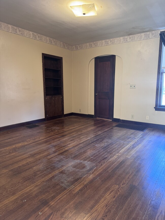 living room & door to bathroom - 371 Grove Ave