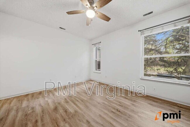 Building Photo - 3209 Jade Ct