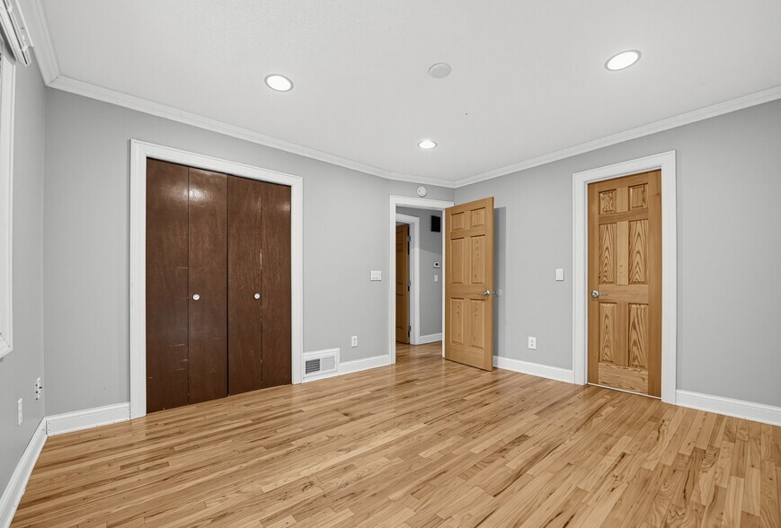 Building Photo - 7351 Berkshire Way
