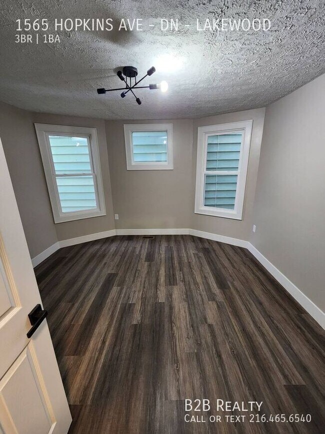 Building Photo - 1565 Hopkins Ave