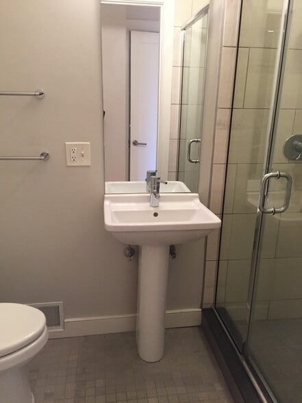 Building Photo - 75 Hamilton St