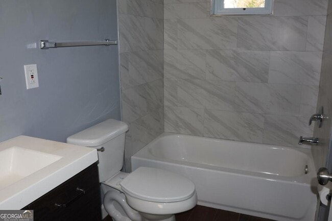 Building Photo - 1526 Childress Dr SW