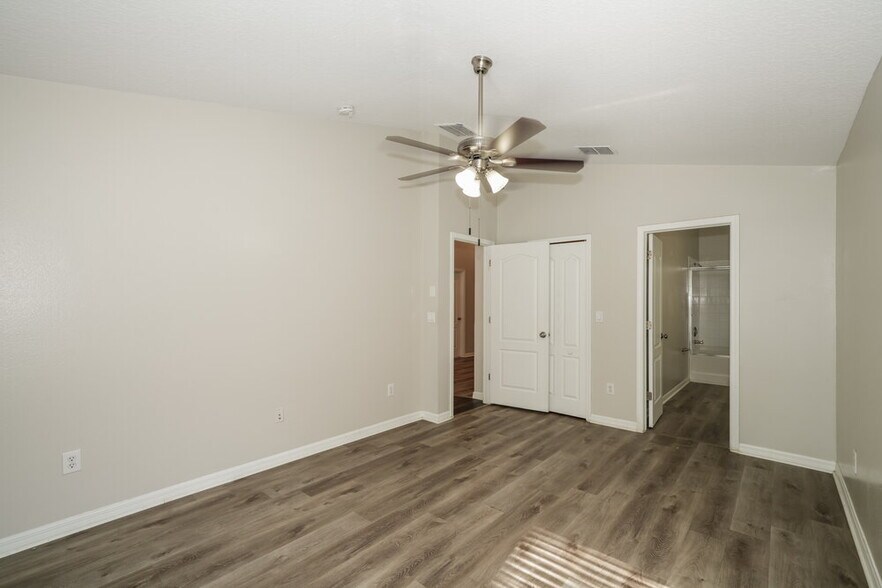 Building Photo - 6410 Buckhead Ct