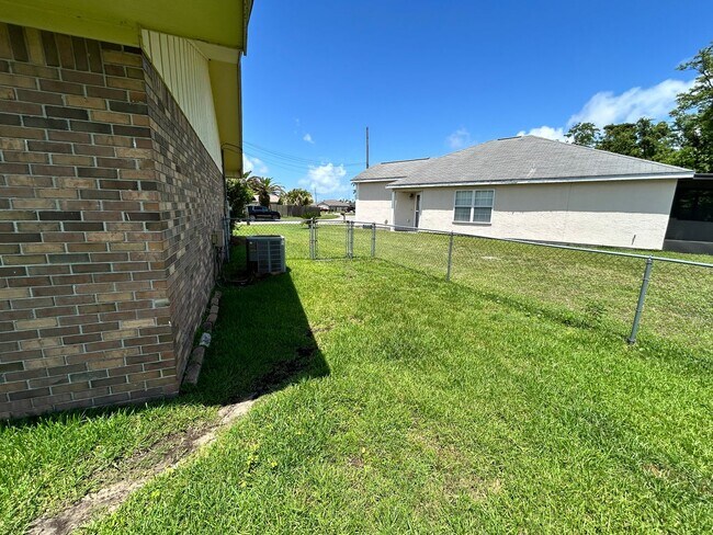 Building Photo - 249 Hannover Cir