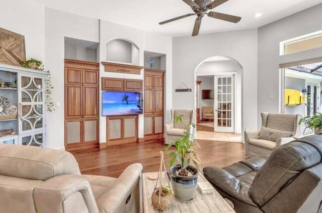 Building Photo - 357 Kelly Plantation Dr