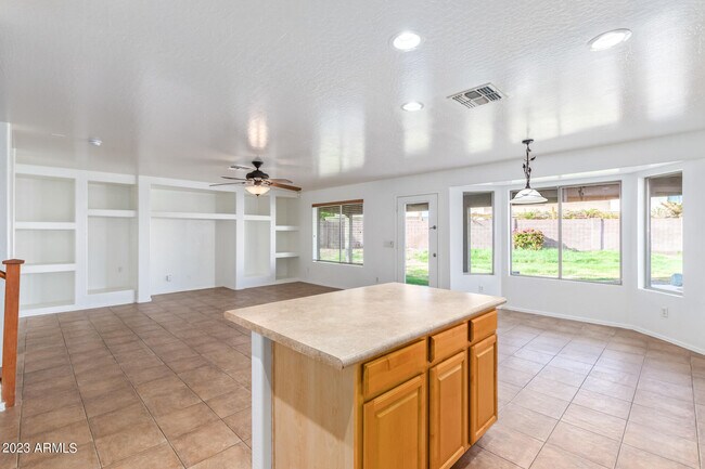 Building Photo - 21708 W Sonora St