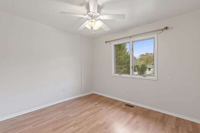 Building Photo - 4 Dewberry Way