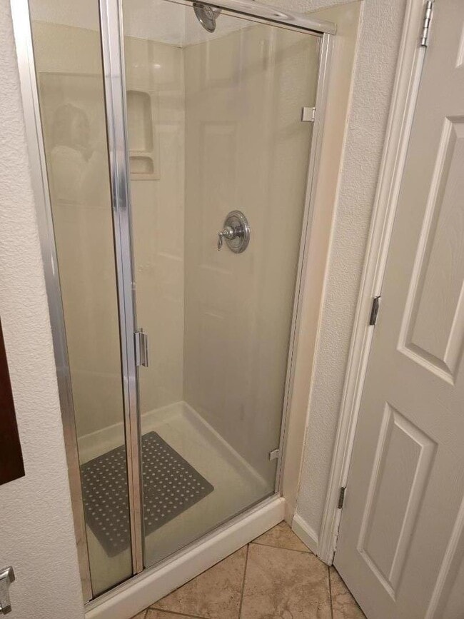 Building Photo - 1457 Paradise Ln