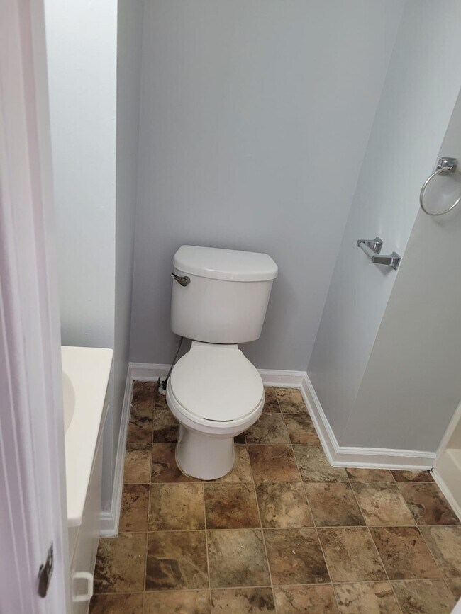 Building Photo - 2221 Portugal St