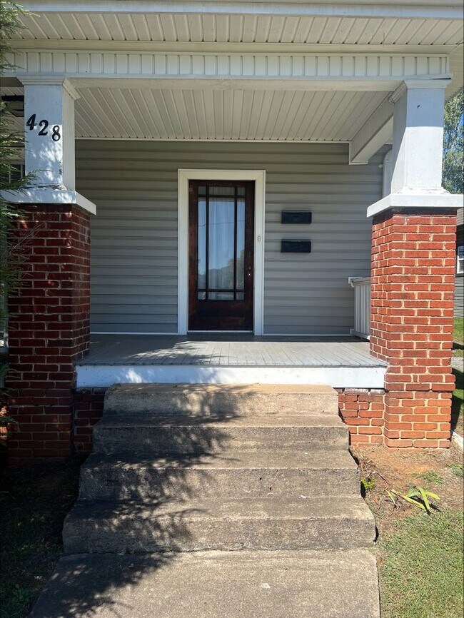 Building Photo - 428 Lamont St