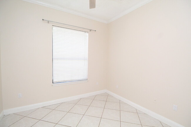 Building Photo - Spacious 3BR/3BA Holley by the Sea Home wi...