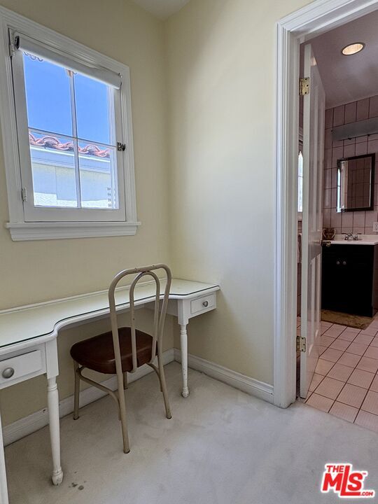 Building Photo - 414 N Las Palmas Ave