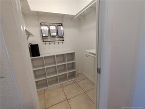 Building Photo - 950 S Kanner Hwy