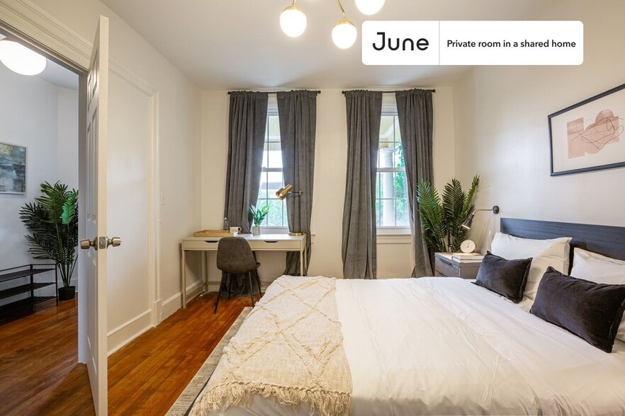 Building Photo - Room in Shared 5 bed/2 bath home