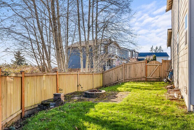 Building Photo - Lake Stevens~Amber Skyline