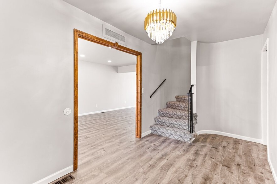Building Photo - 46323 Gainsborough Dr