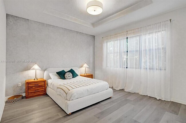 Building Photo - 650 NE 193rd Terrace