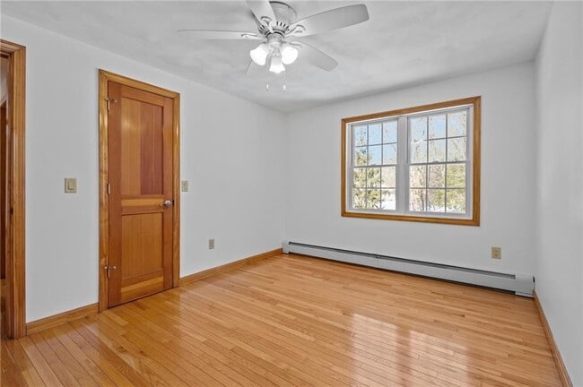 Building Photo - 27 River St