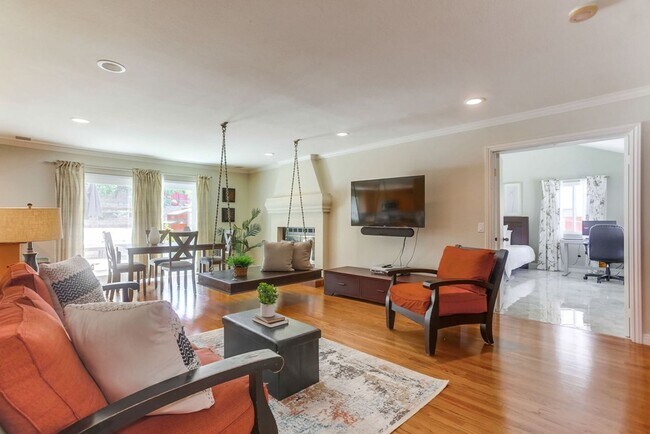 Building Photo - Stunning 4 Bed, 3 Bath Home on Cul-de-Sac in Scripps Ranch - No Pet Allowed