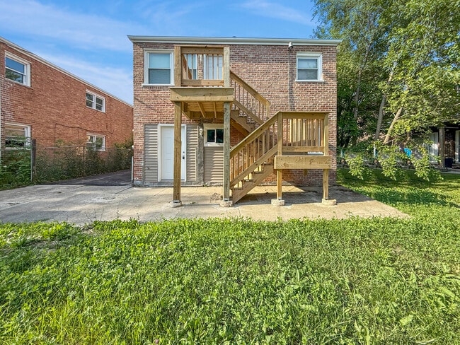 Building Photo - 432 Hickory St