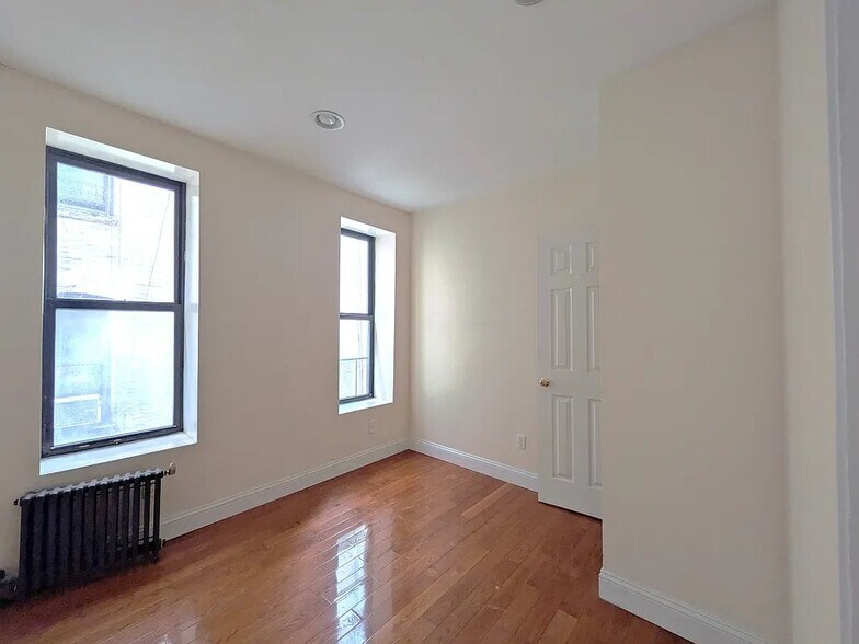 Building Photo - 533 W 158th St