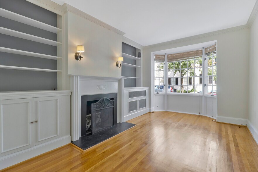 Building Photo - 1338 29th St NW