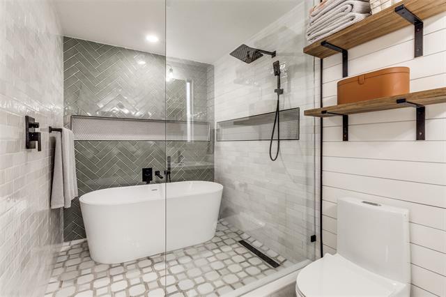 Building Photo - 2808 Sharpview Ln