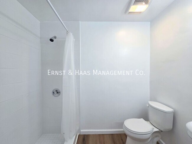 Building Photo - 4300 E 5th St