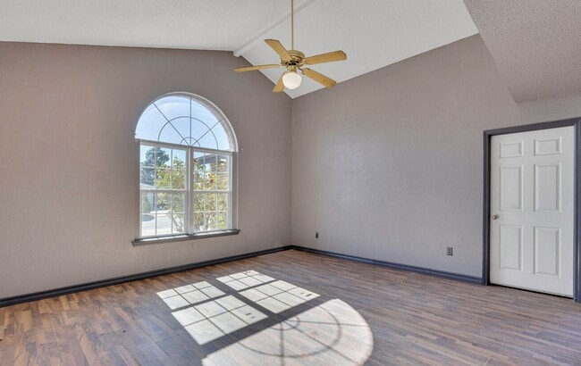 Building Photo - 14509 Encantado Dr