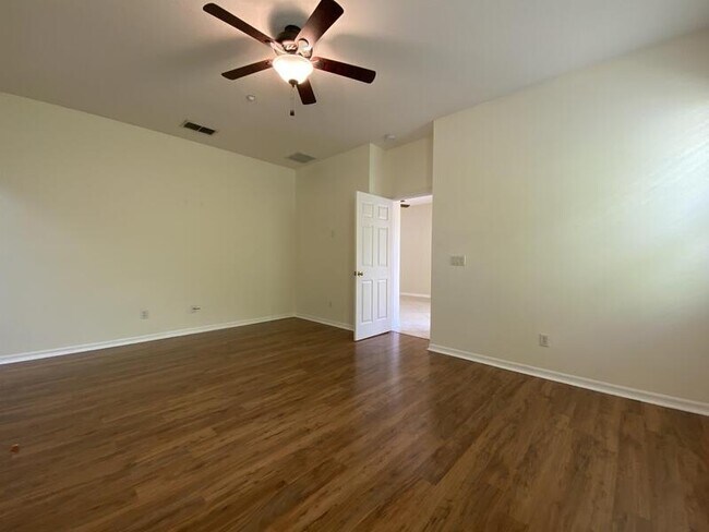 Building Photo - 9376 Ravens Willow Dr