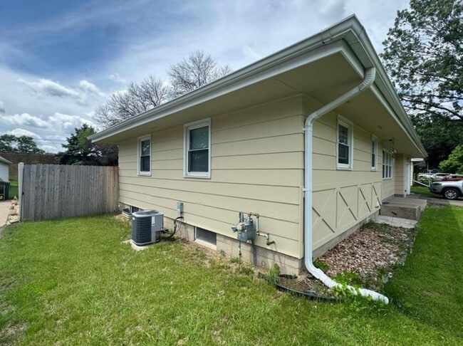 Building Photo - 3119 67th Ave N