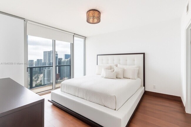 Building Photo - 888 Biscayne Blvd