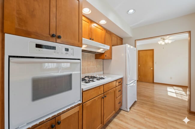 Building Photo - 407 E Berkshire Ln