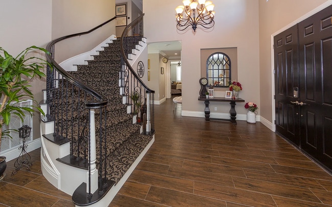 Building Photo - Stunning 5-Bedroom Castaic View Home for Rent!