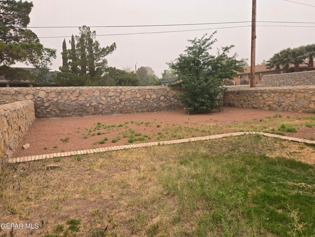 Building Photo - 709 La Chapa Ave
