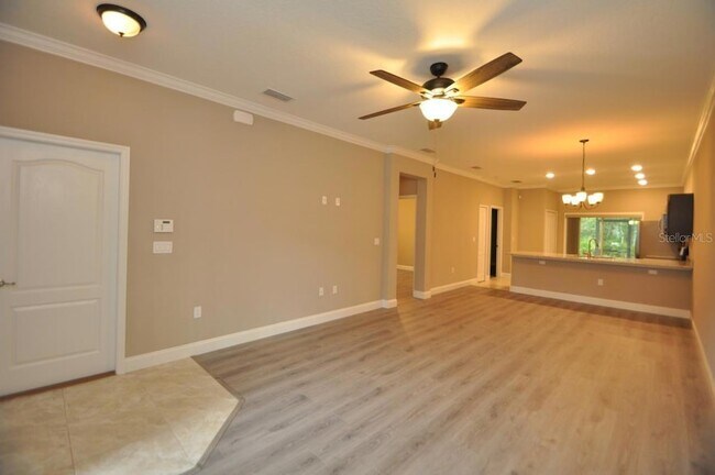 Building Photo - 11 Ullynn Pl