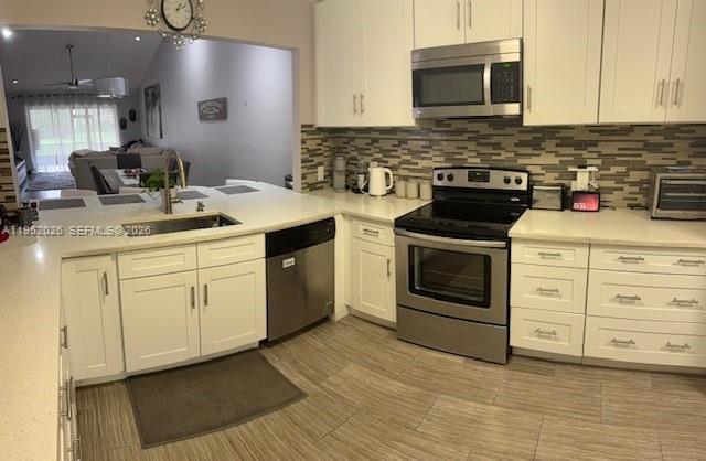 Building Photo - 330 Lakeside Ct