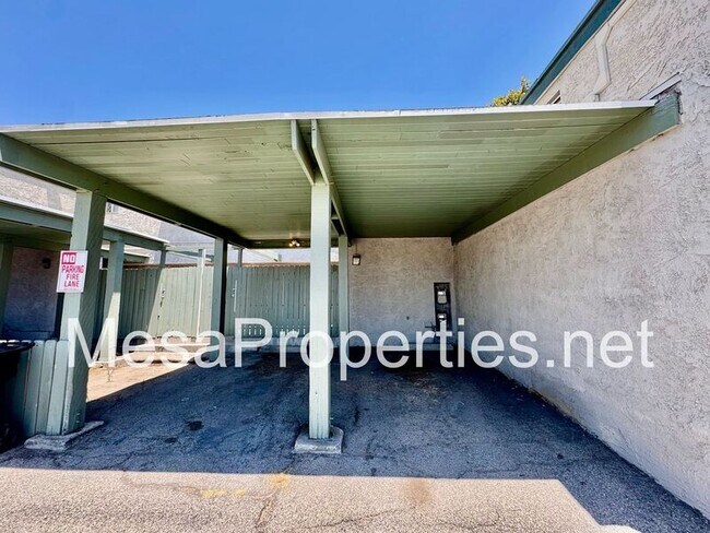 Building Photo - 3600 Mountain Ave N