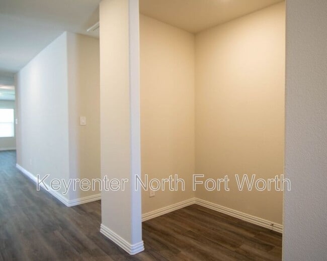 Building Photo - 2106 Dunbar Dr