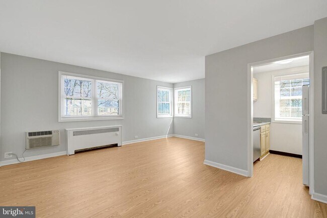 Building Photo - 206 N Trenton St