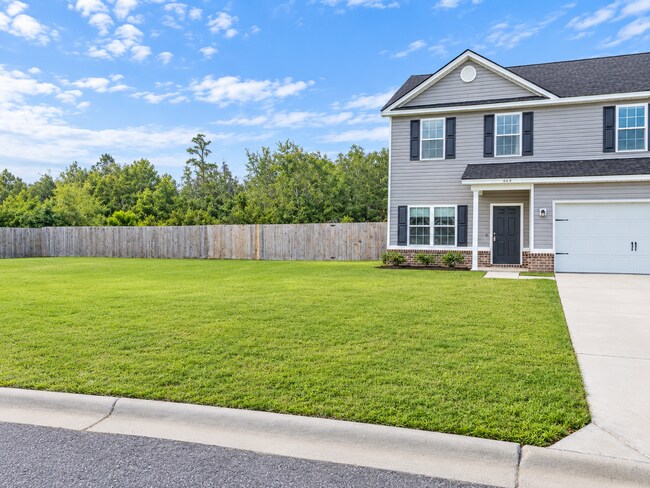 Building Photo - 465 Huntington Dr