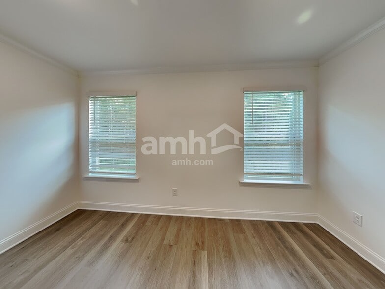 Building Photo - 1135 Livengood Wy