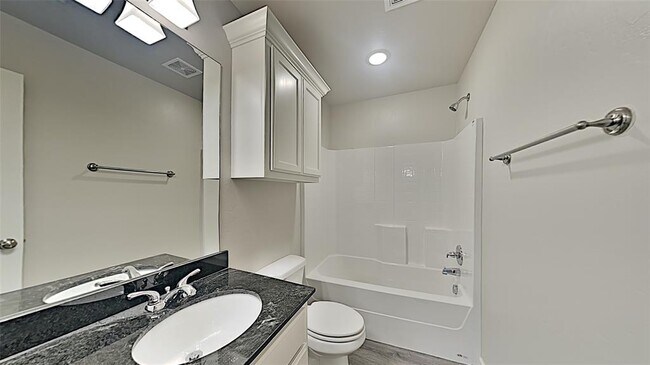 Building Photo - 11200 Burnham Ave