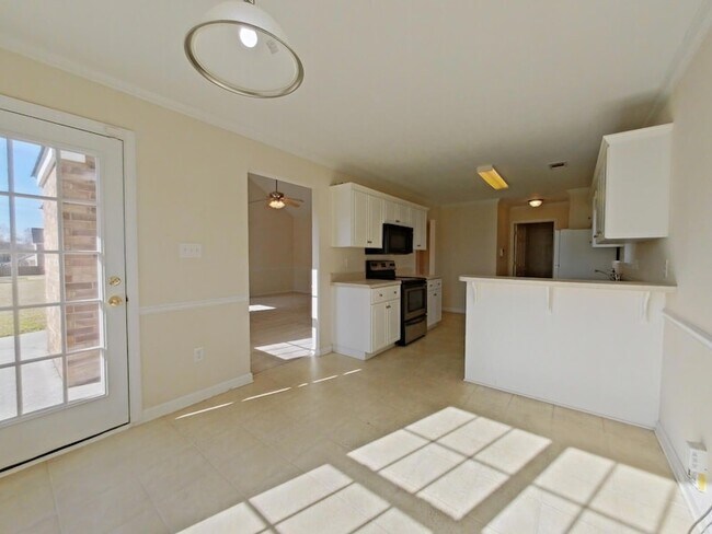 Building Photo - 113 Dozier Dr