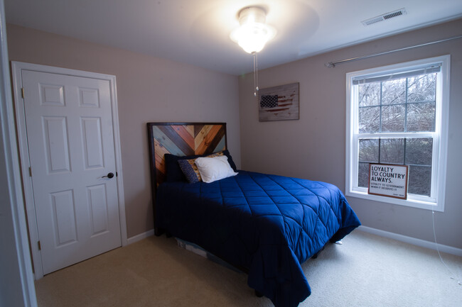 guest bedroom - 536 Rolling Valley Ct