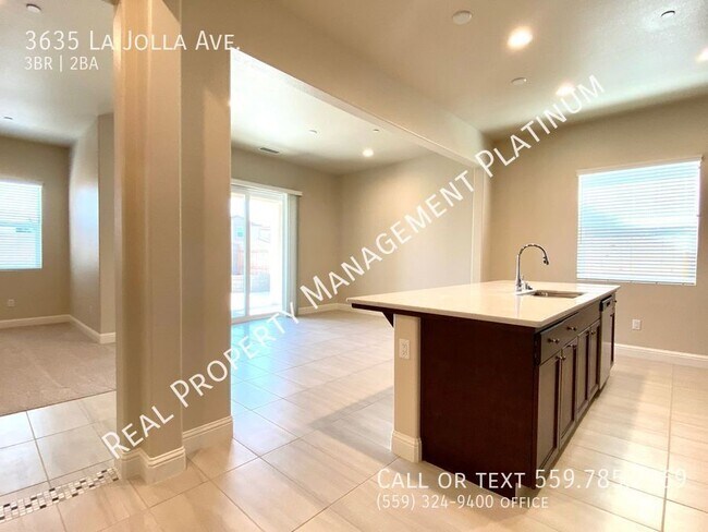 Building Photo - 3635 La Jolla Ave
