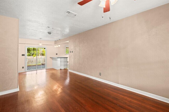 Building Photo - 5712 Avenue D
