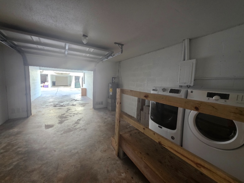 Building Photo - 4780 Pontchartrain Dr