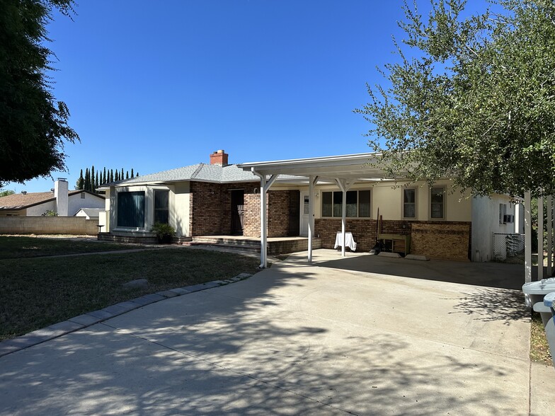 Primary Photo - 2152 Bear Valley Pky